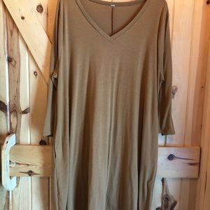 Boutique tunic or dress 3x. Has pockets. Darker tan color. Smoke free home